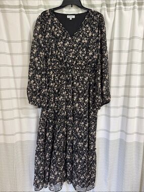 Polagram Black and Cream Floral V-Neck Maxi Dress